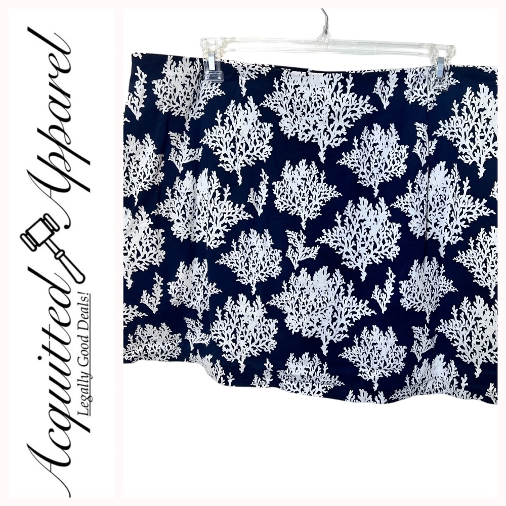 Crown & Ivy Navy Blue White Skorts Plus 24W